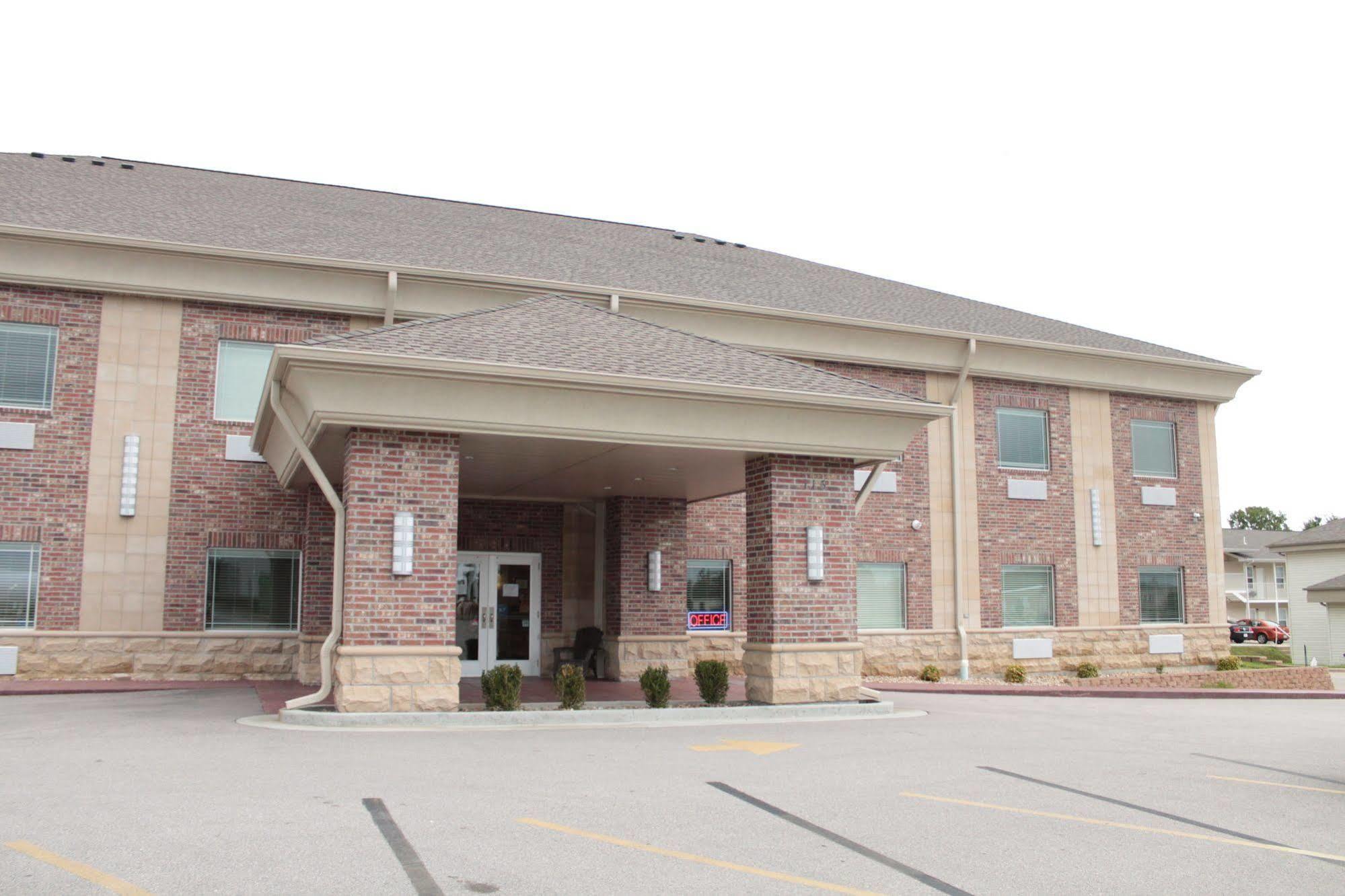 Bell'S Extended Stay And Suites Saint Robert Exterior foto